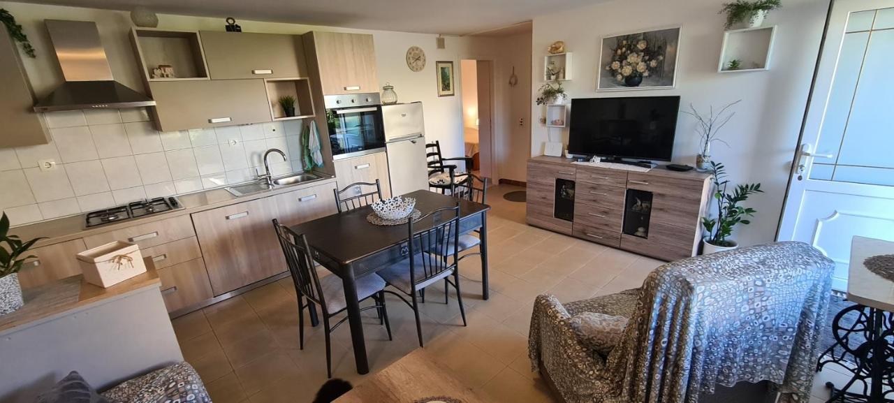 Apartmani Fani Supetar Kültér fotó